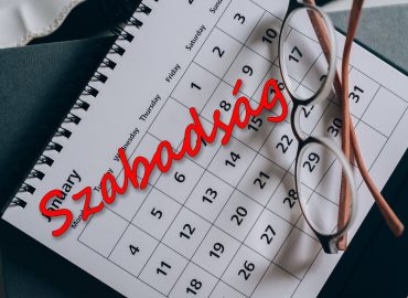 A szabadsághoz illusztrációs kép egy naptárat ábrázol amin keresztbe rá van írva, hogy szabadság.